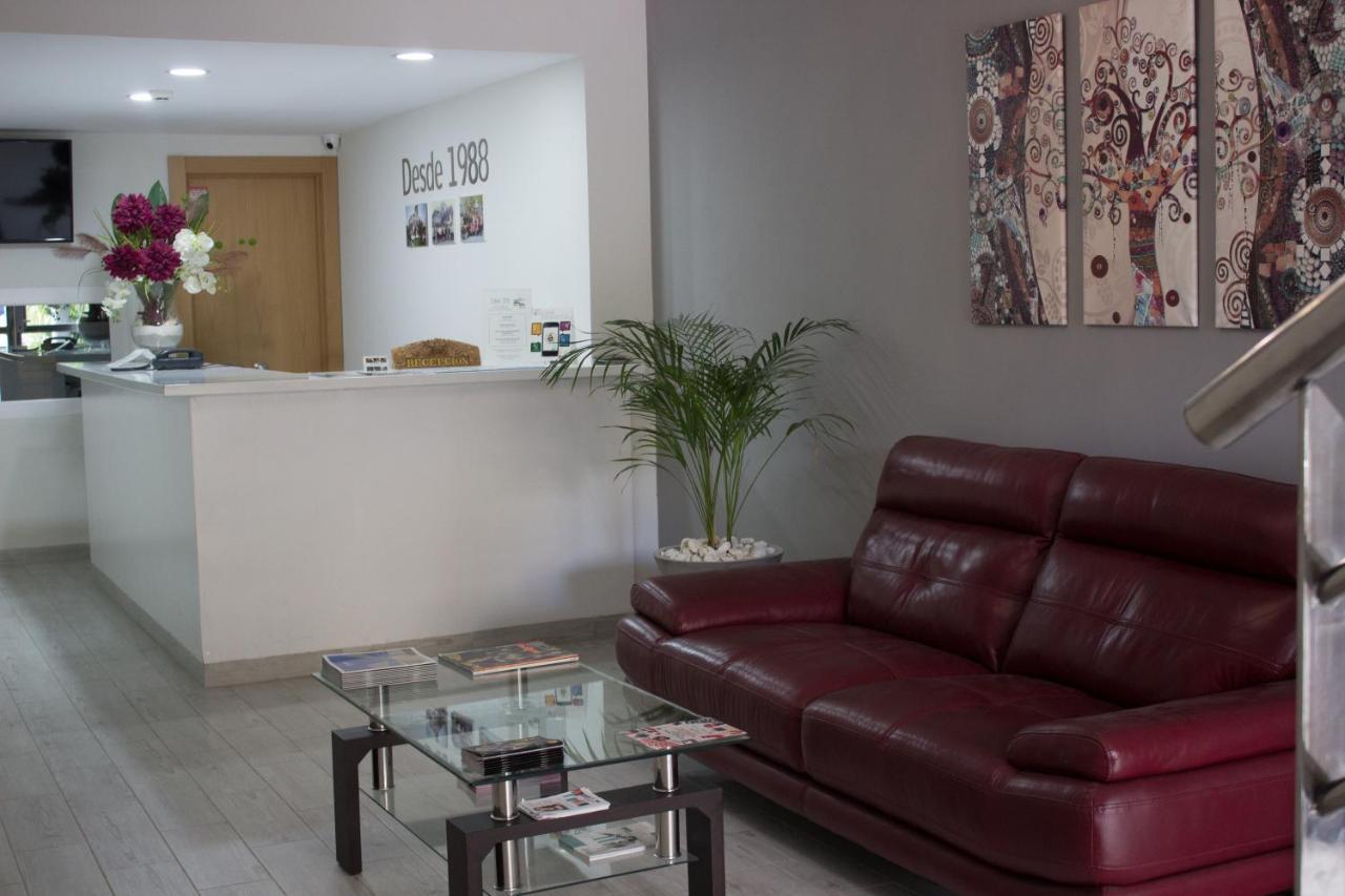 Hostal Mont Royal Alicante Buitenkant foto