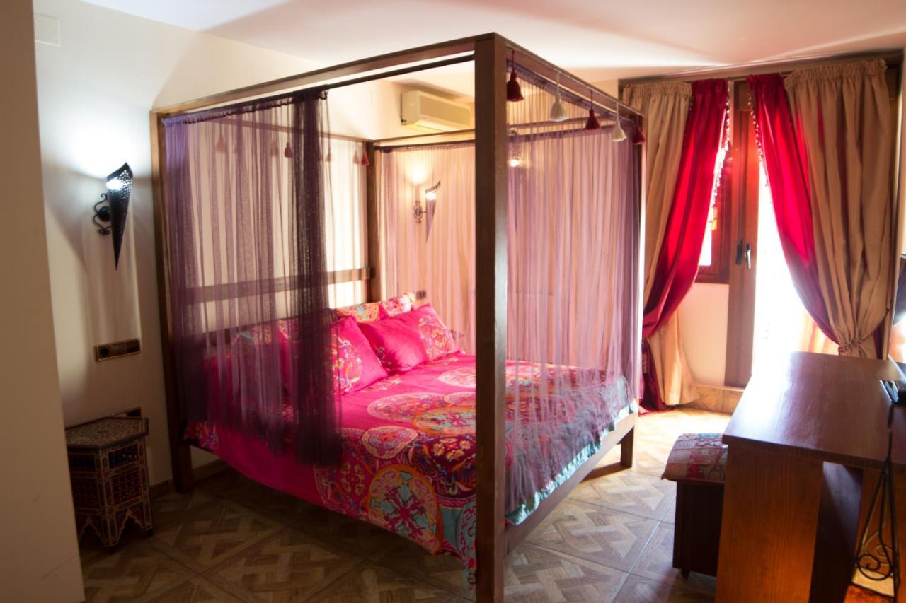 Hostal Mont Royal Alicante Buitenkant foto