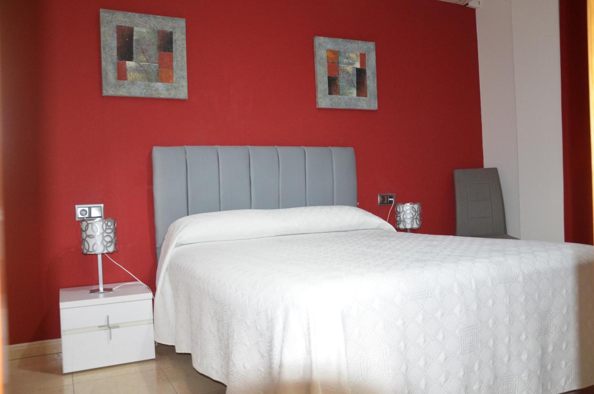 Hostal Mont Royal Alicante Buitenkant foto