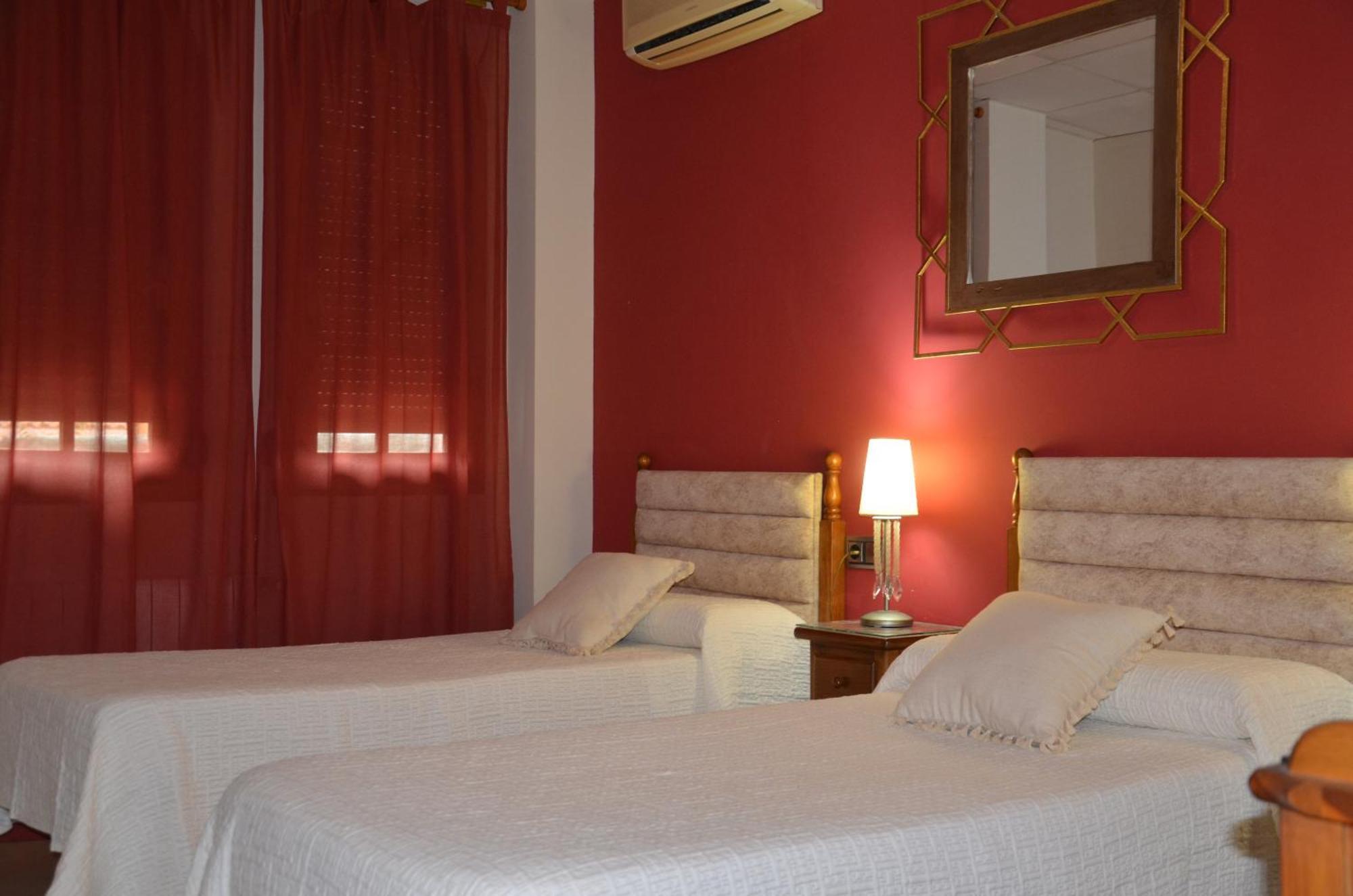 Hostal Mont Royal Alicante Buitenkant foto