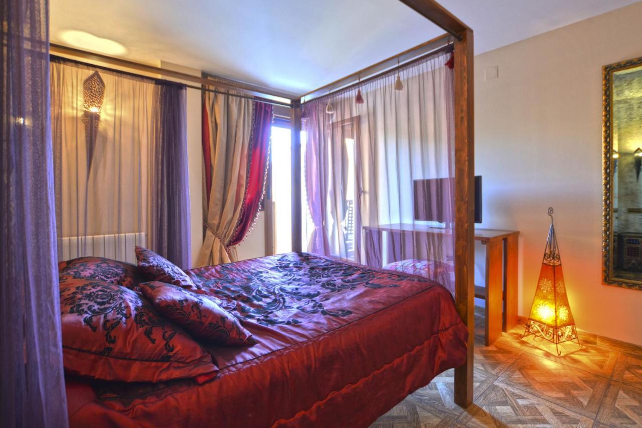 Hostal Mont Royal Alicante Buitenkant foto