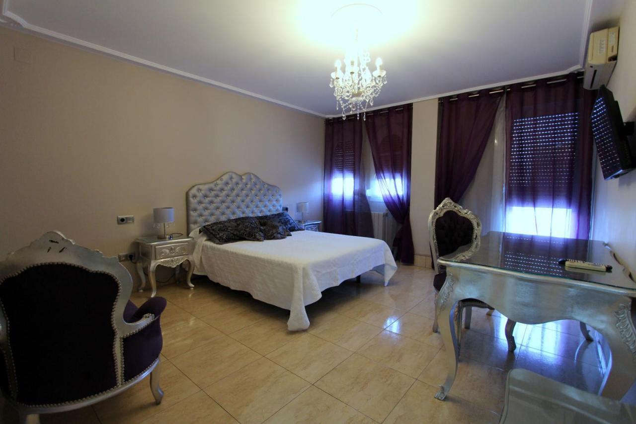 Hostal Mont Royal Alicante Buitenkant foto
