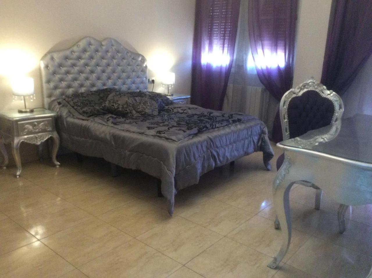 Hostal Mont Royal Alicante Buitenkant foto