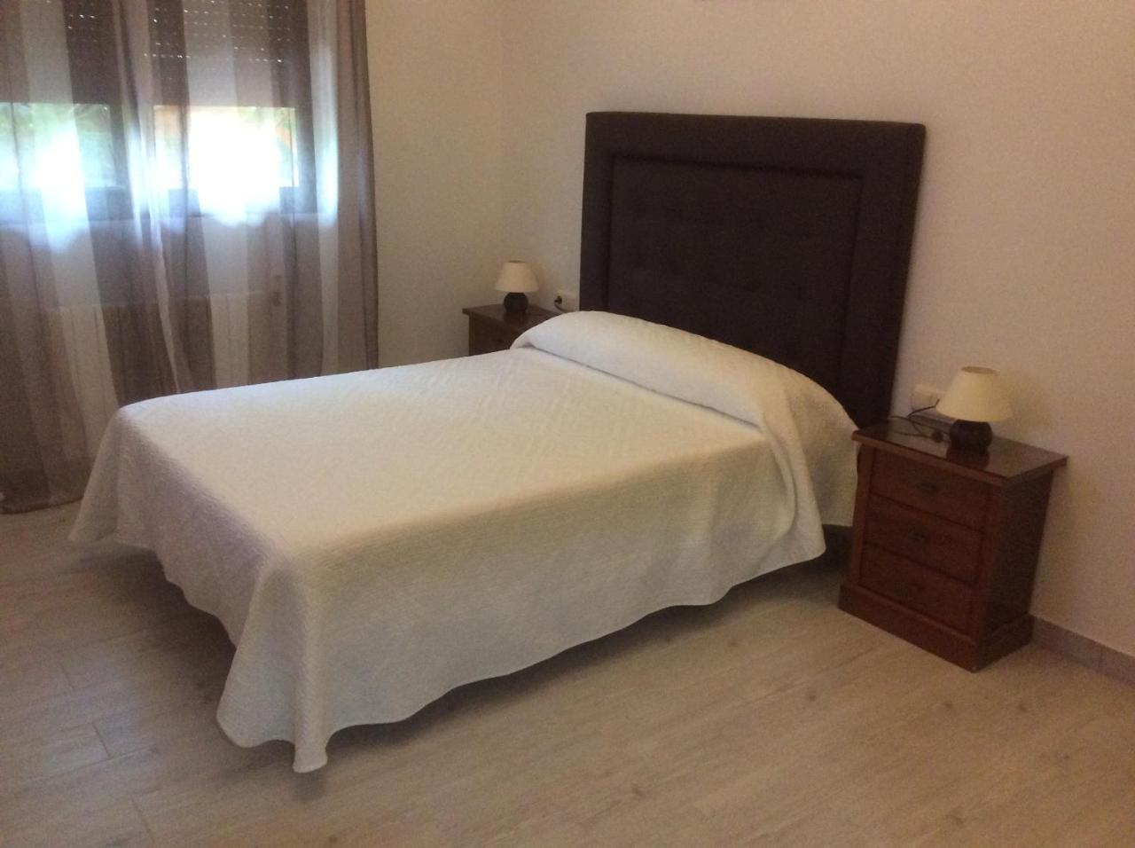 Hostal Mont Royal Alicante Buitenkant foto