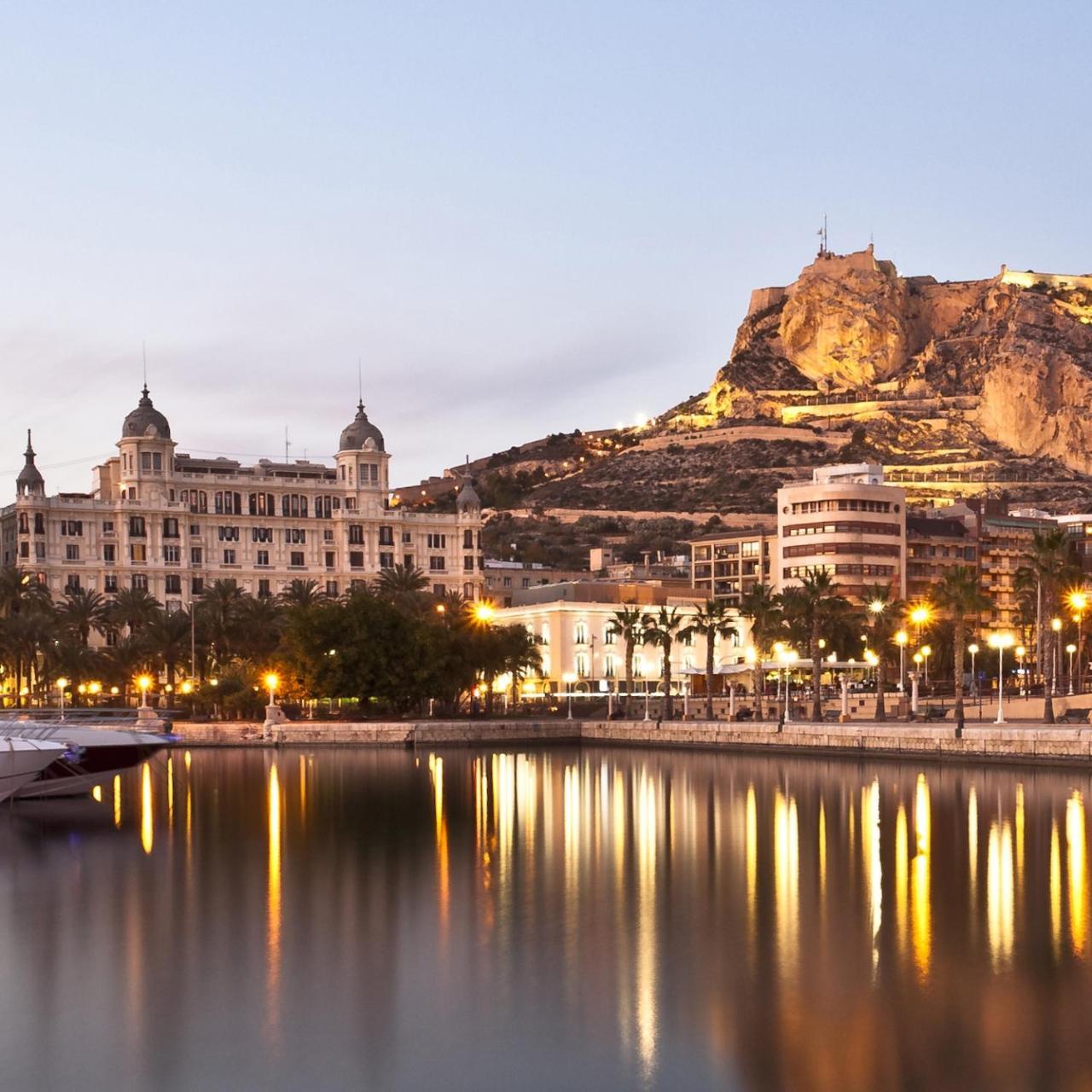 Hostal Mont Royal Alicante Buitenkant foto