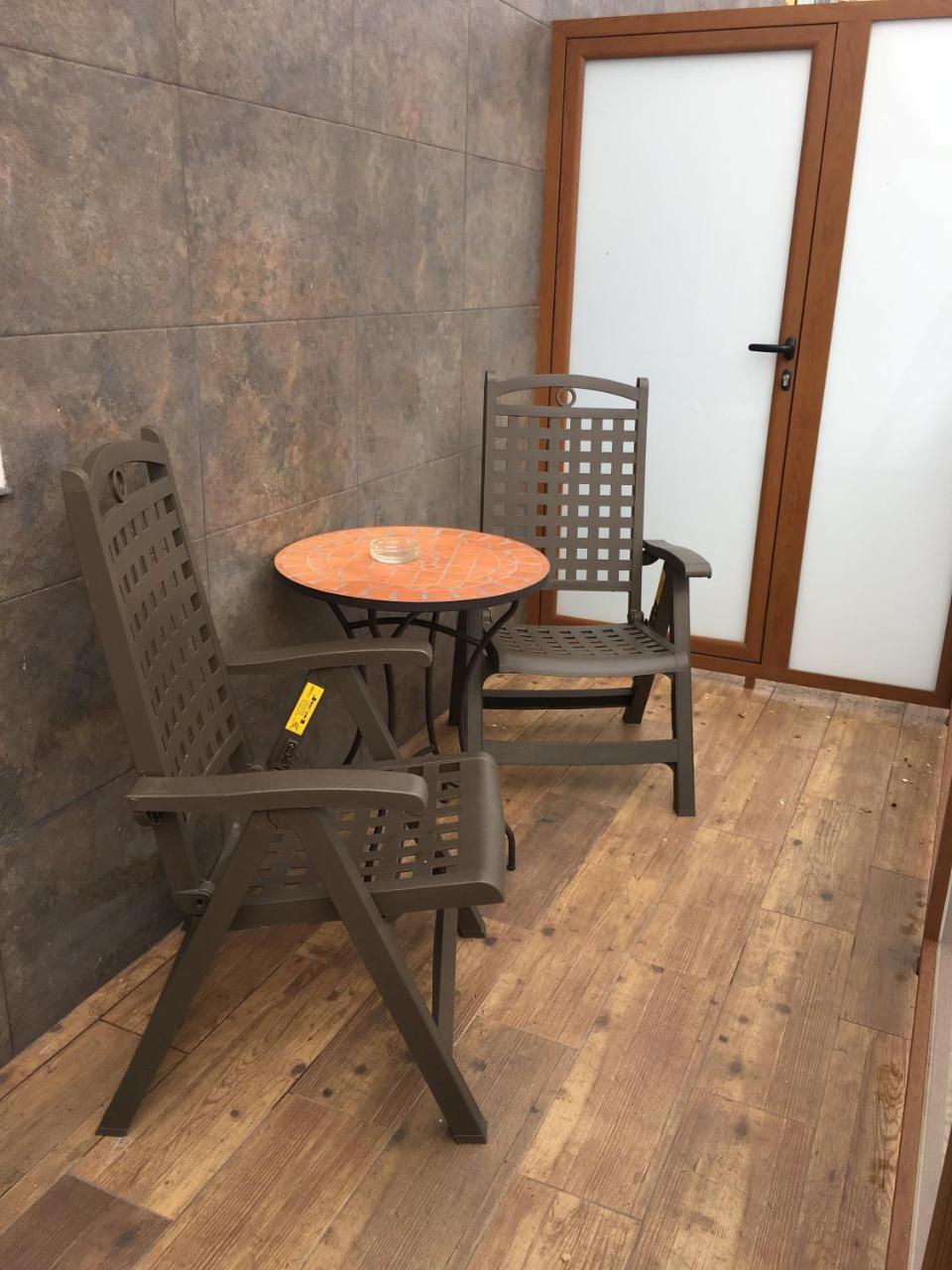 Hostal Mont Royal Alicante Buitenkant foto